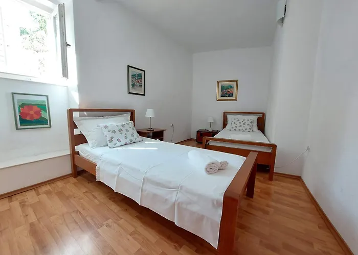 Apartment In Vis Historic Center - Mikula, Ljubica, Toma
