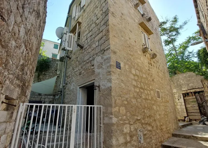 Apartment In Vis Historic Center - Mikula, Ljubica, Toma