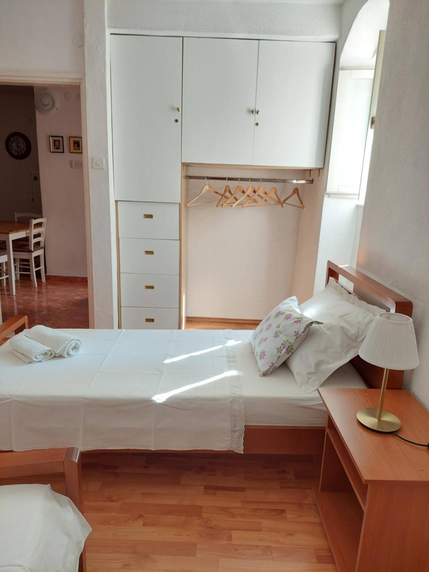 In Historic Center - Mikula, Ljubica, Toma Apartment Vis
