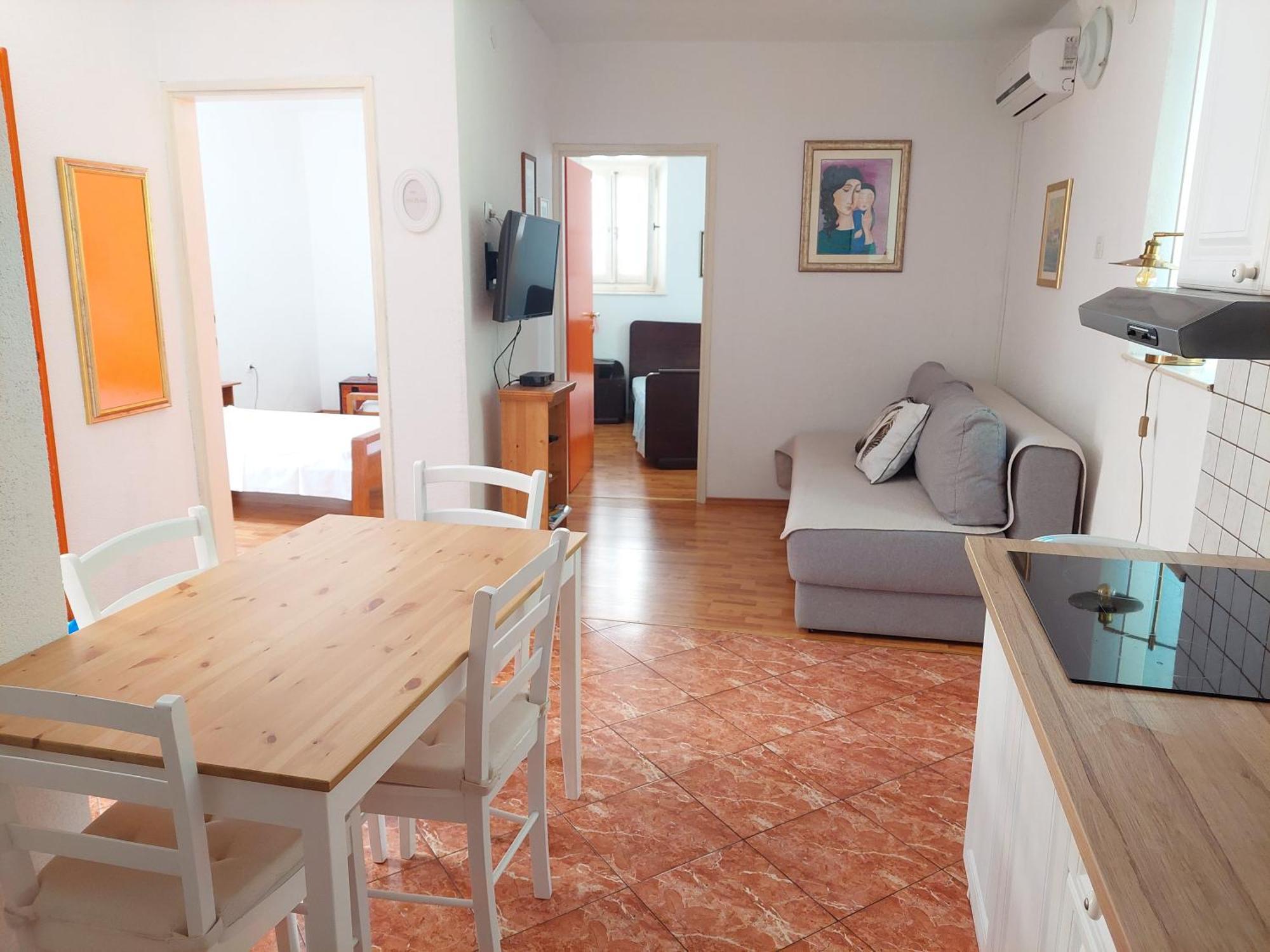 In Historic Center - Mikula, Ljubica, Toma Apartment Vis